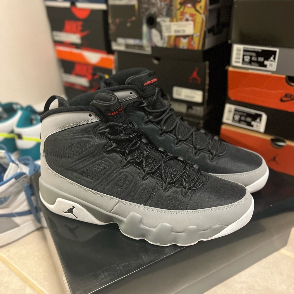 Air Jordan 9 Retro